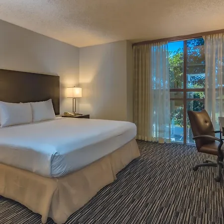 Sawgrass Grand Hotel And Suites Sports Complex-2